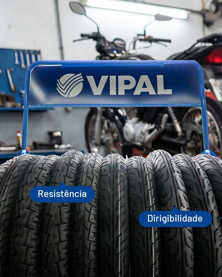 Vipal post: motorcycle tires on a Vipal stand in a workshop