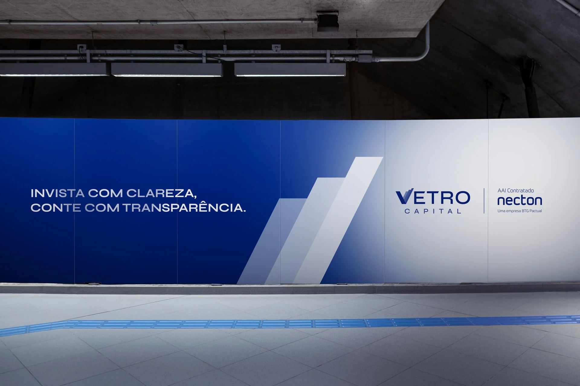 Vetro Capital wall panel in a subway station: invest with clarity, count on transparency